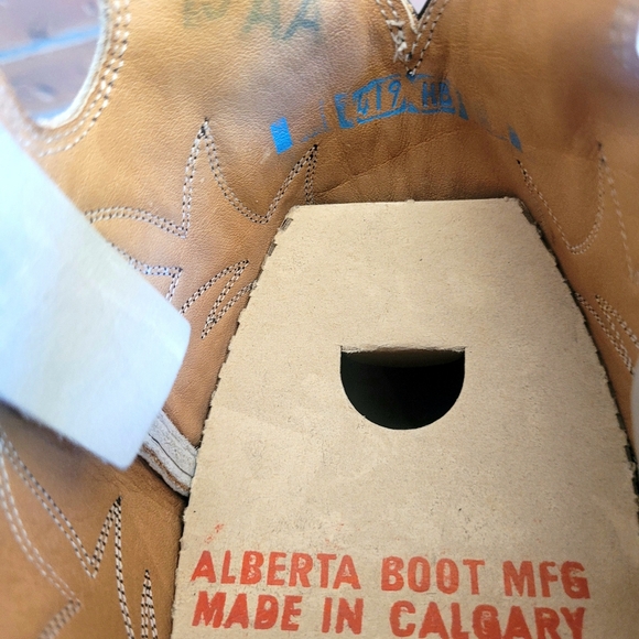 Alberta Boot Mfg. Co. Size Western Boot 9 AA - Picture 4 of 6